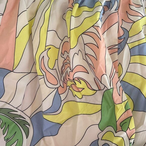 Bright Floral Shorts - Picture 2 of 3